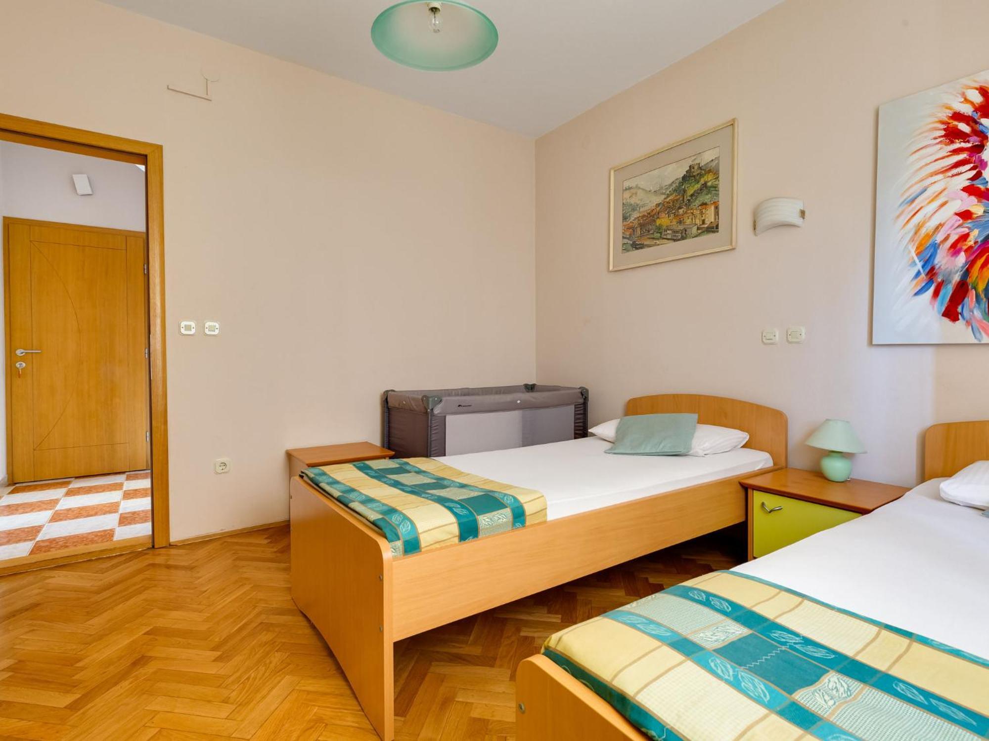 Apartment Daria-1 Anic Bagian luar foto