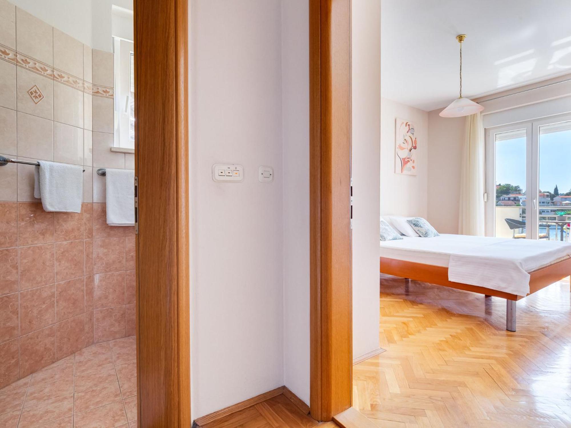 Apartment Daria-1 Anic Bagian luar foto